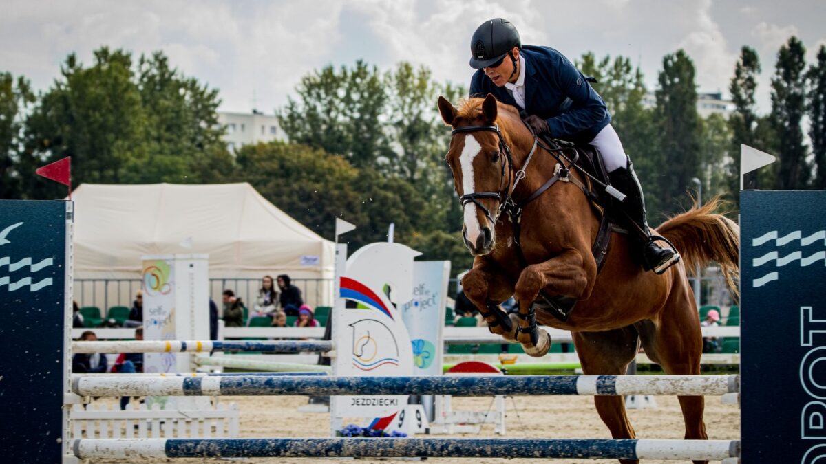 Gemma Stevens vinder endelig Burghley efter 25 år i sadlen